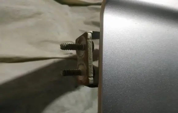Subaru Outback Tailgate/trunk/boot hinge