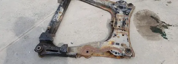 Nissan Leaf I (ZE0) Front subframe
