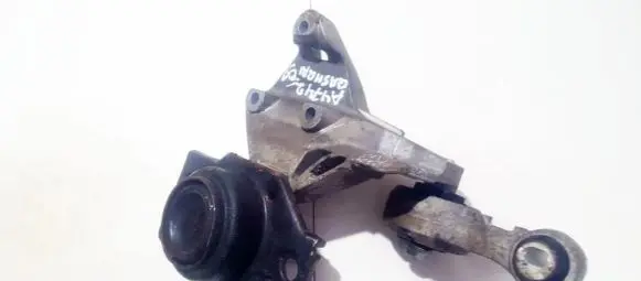 Nissan Qashqai Engine mount bracket