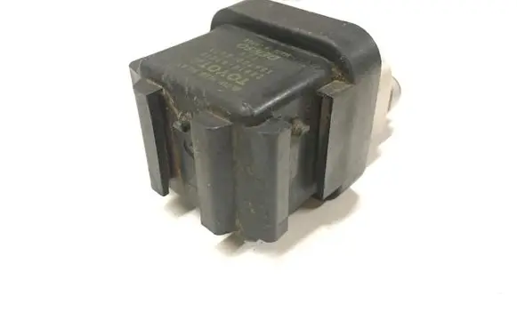 Toyota Avensis T250 Glow plug pre-heat relay 2861067010 1567000671