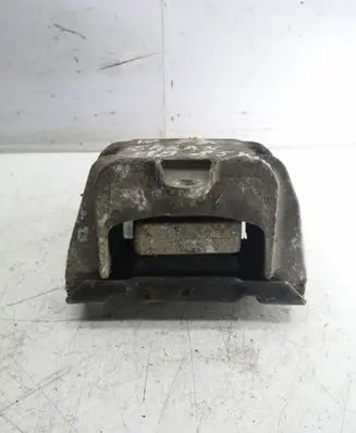 Volkswagen Sharan Engine mount bracket