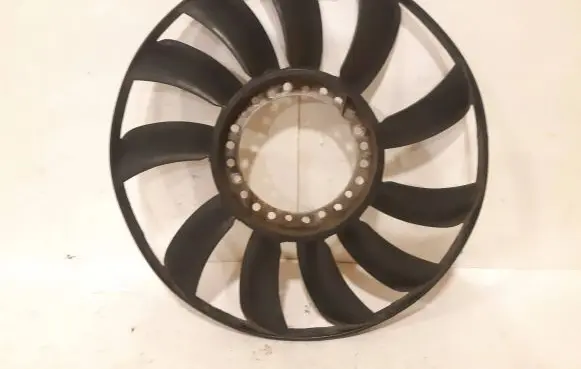 Volkswagen PASSAT B5 Fan impeller 058121301B