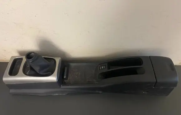 Nissan Note (E11) Center console 969109U010