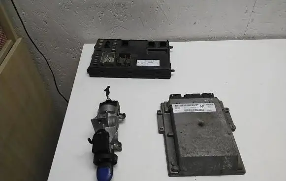 Ford Transit Engine ECU kit and lock set 6C1112A650 8C1T14A073