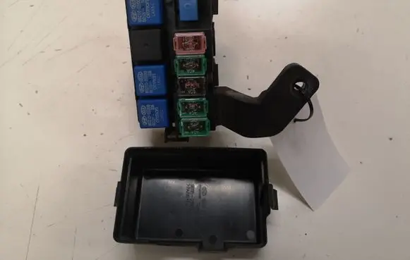 Hyundai Santa Fe Relay mounting block N914262B12400 M7329210096
