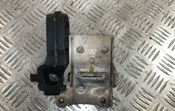 BMW 5 F10 F11 Radiator mount bracket 7186513 7207151 7211161