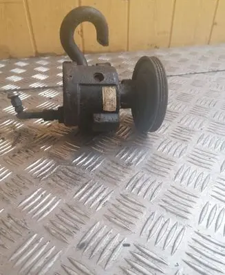 Renault Scenic I Power steering pump 7846075