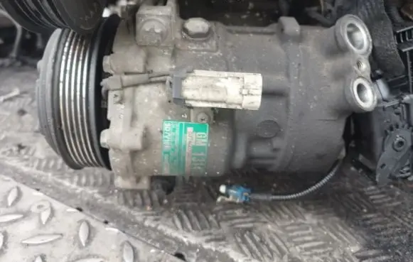 Opel Signum Air conditioning (A/C) compressor (pump) 13147264