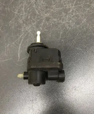 Volvo S40, V40 Headlight level adjustment motor 007878