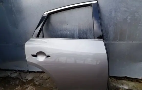 Infiniti EX Rear door