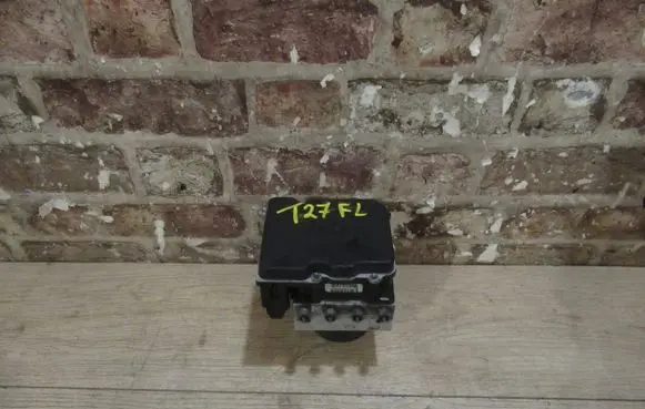 Toyota Avensis T270 ABS control unit/module 