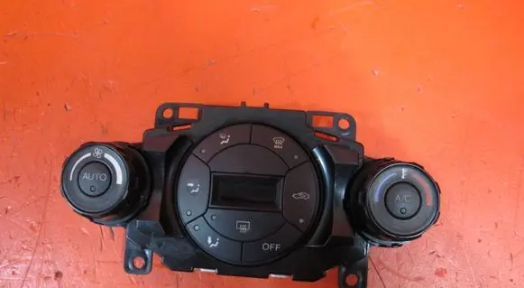 Ford Fiesta Climate control unit 8A6T18C612AM