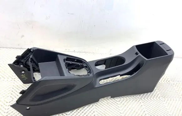 Hyundai Kona I Center console 