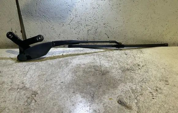Mercedes-Benz E W211 Front wiper blade arm 74560 4984