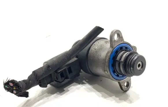 Volkswagen PASSAT B7 Fuel pressure regulator 669238048
