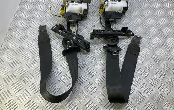 Volkswagen Golf VII Front seatbelt 5G4857705 5G4857706 8V0857819
