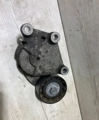 Ford B-MAX Alternator belt tensioner 
