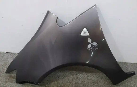 Mitsubishi Colt Fender