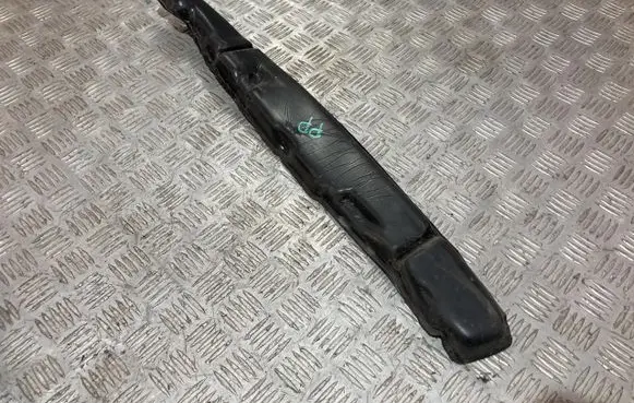 Suzuki Vitara (LY) Fender foam support/seal PK17030