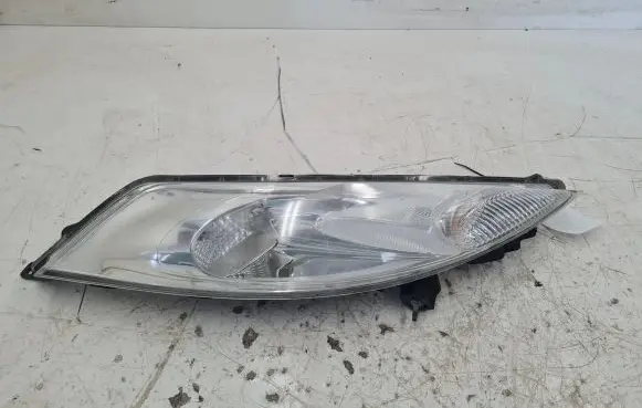 Nissan Juke I F15 Headlight/headlamp