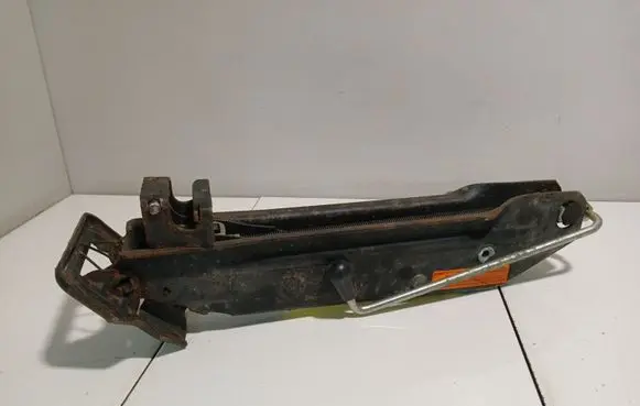 Volkswagen Touareg I Lift Jack 7L0011031B