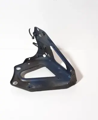 Audi A6 S6 C6 4F Fender mounting bracket 4F0821135