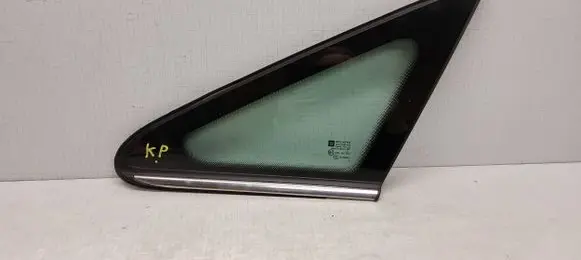 Opel Zafira B Front triangle window/glass 13123922 43R007951
