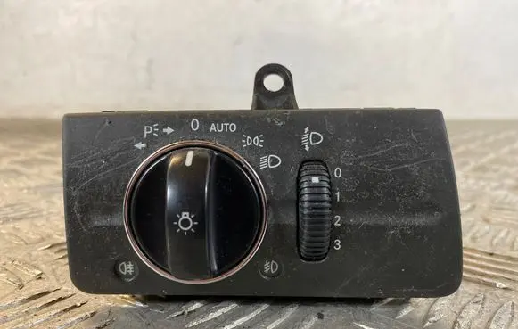 Mercedes-Benz E W211 Light switch 2115450304 04056020