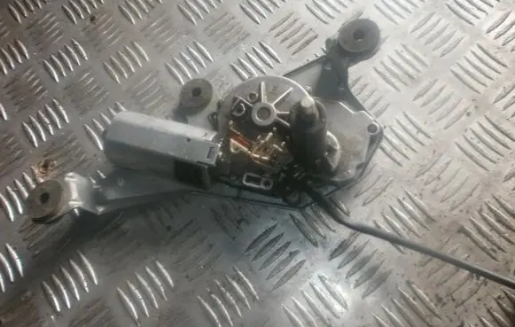 Ford Mondeo MK I Rear window wiper motor 0390201522
