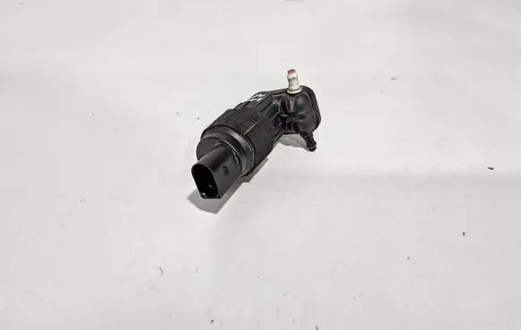 Porsche Macan (95B) Windscreen/windshield washer pump 95562817201 955628172