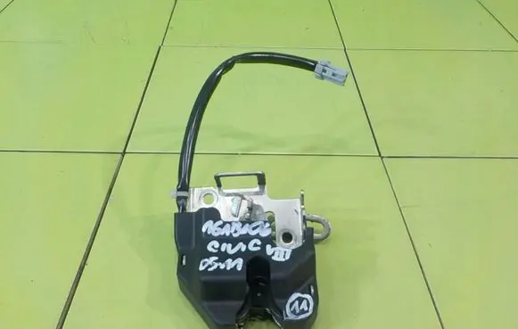 Honda Civic Tailgate exterior lock 