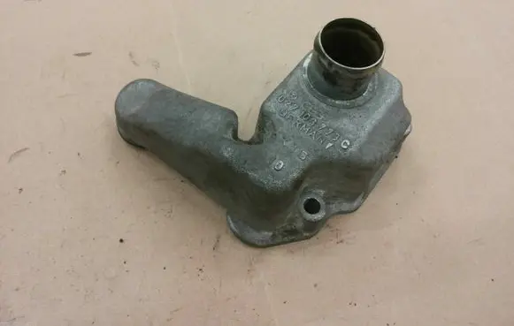 Volkswagen PASSAT B3 Breather/breather pipe/hose 027103773C 027103773