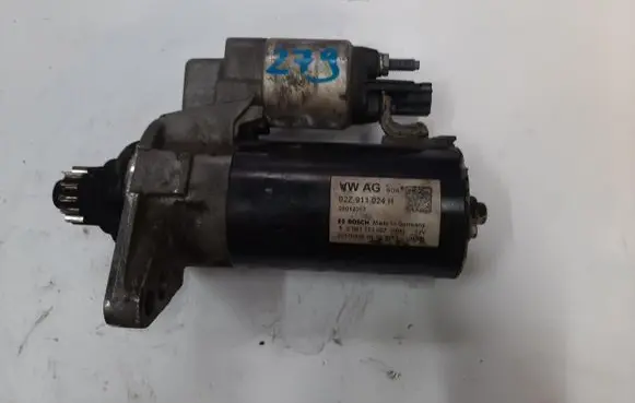 Volkswagen PASSAT B7 Starter motor 02Z911024H
