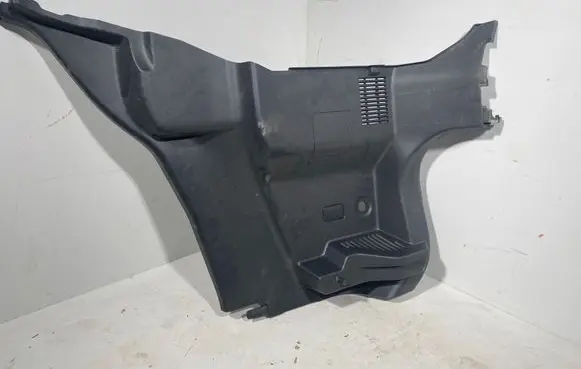 Suzuki Ignis (D) pillar trim (bottom) 