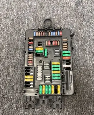 BMW X5 F15 Fuse module 6819651 960918 22072017