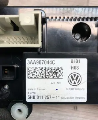 Volkswagen PASSAT B7 Climate control unit 3AA907044C