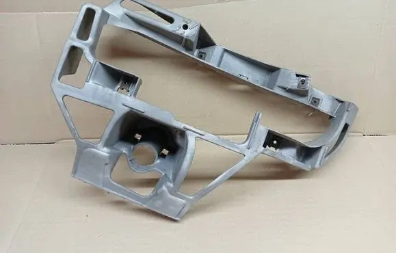 Skoda Octavia Mk2 (1Z) Headlight/headlamp mounting bracket 1Z0807056B 1113842