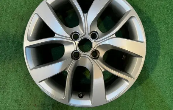 Renault Captur R16 alloy rim 