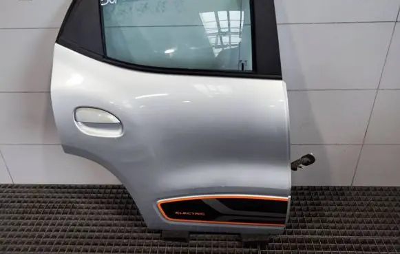 Dacia Spring Rear door 