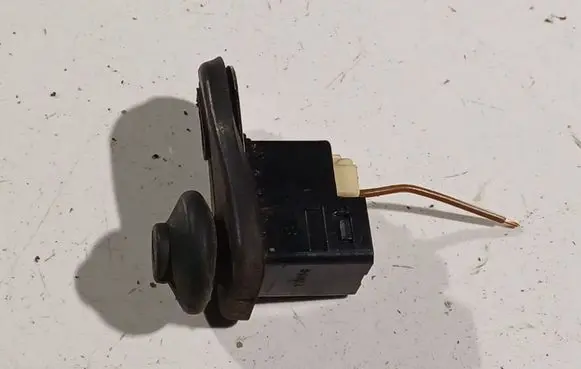 Mitsubishi Colt Front door sensor 