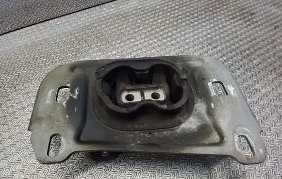 Citroen Jumpy Gearbox mount 9673768680