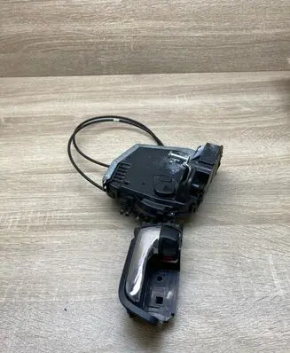 Toyota Prius (XW20) Front door lock 6927447010 MD4