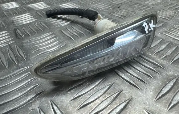 Opel Astra K Front fender indicator light 13491088