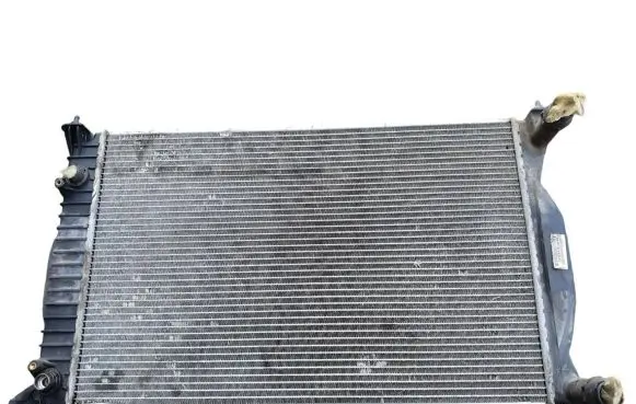 Audi A4 S4 B7 8E 8H Coolant radiator 8E0121251L