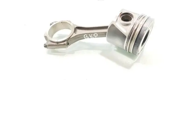Volkswagen PASSAT B6 Piston with connecting rod 