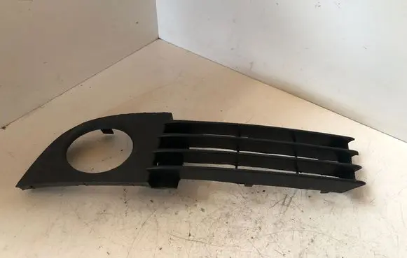 Audi A6 S6 C6 4F Front fog light trim/grill 4B0807681T