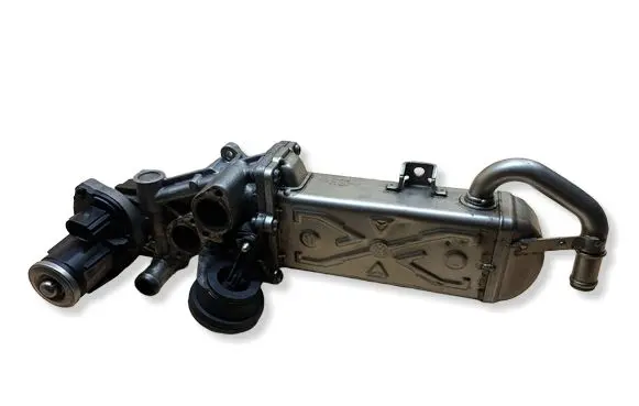 Volkswagen Golf Plus EGR valve cooler 03L131512BJ 11725505