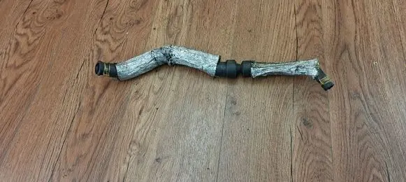 Coolant pipe/hose