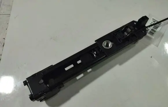 Volkswagen Golf V Seat belt adjustment rail 110550001