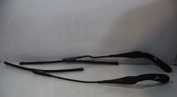 BMW 1 F20 F21 Front wiper blade arm